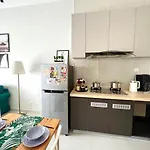 Danga Bay 2Br Cozy Zonewseaview By Our Stay