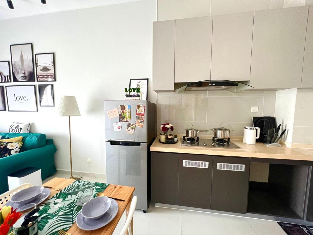 Apartemen Danga Bay 2br Cozy Zonewseaview By Our Johor Bahru